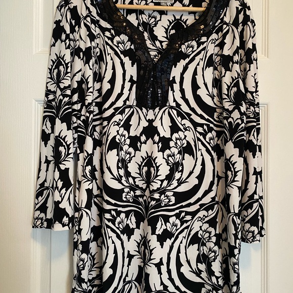 JM Collection Tops - Elegant Black and White Women's Top